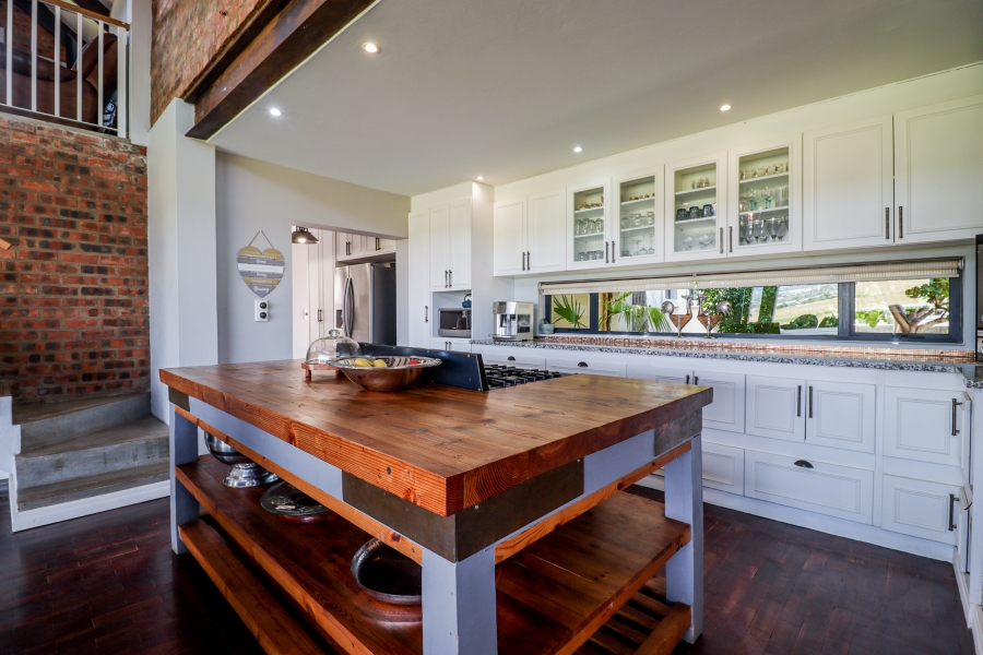 4 Bedroom Property for Sale in The Coves North West